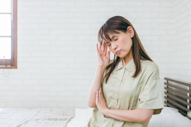 不眠症の女性が視力回復