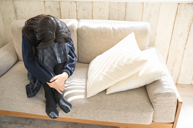 起立性調節障害で悩んでいる女子