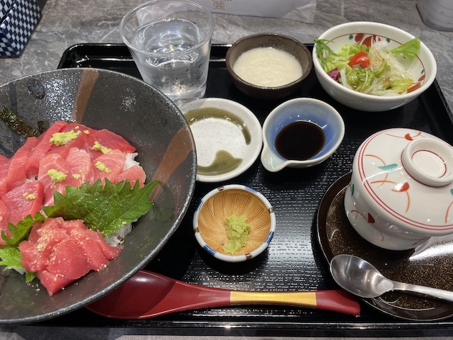 長崎かもめ市場のマグロ丼