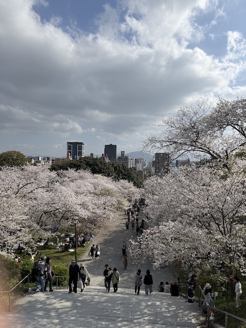 西公園入り口